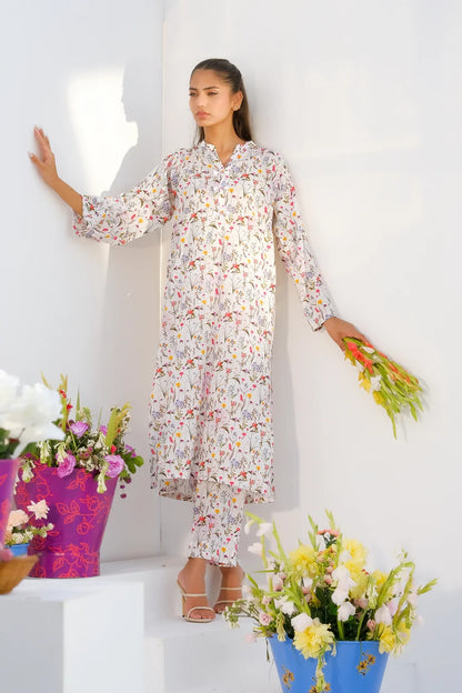 Floral print long-sleeve midi dress with V-neck, tiered skirt, white base