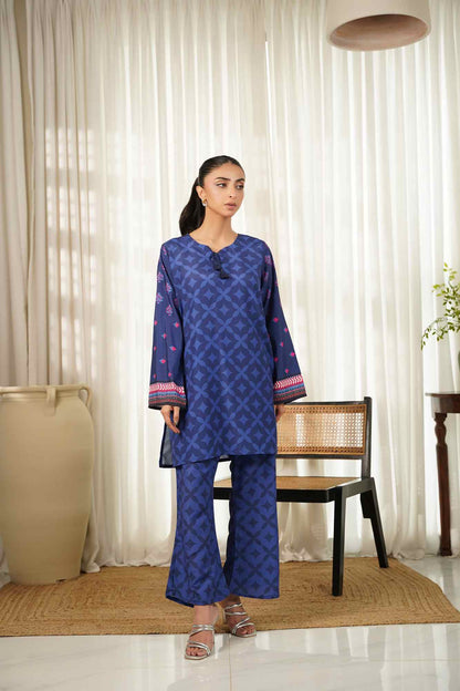 Blue patterned kurta with matching straight pants, front view
