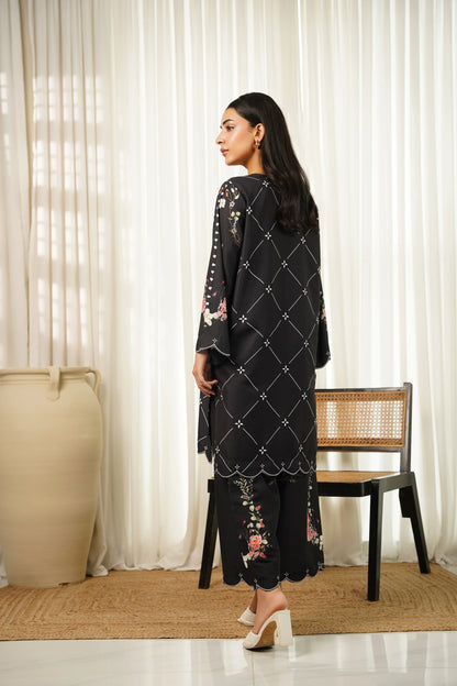 Black floral printed kurta and pants set, back view, long tunic with floral motifs