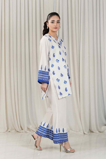 Women’s white tunic with blue motifs and matching pants set