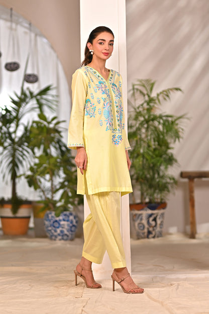 Dhaga yellow embroidered tunic and pants set, 3/4 sleeves with blue cuff trim