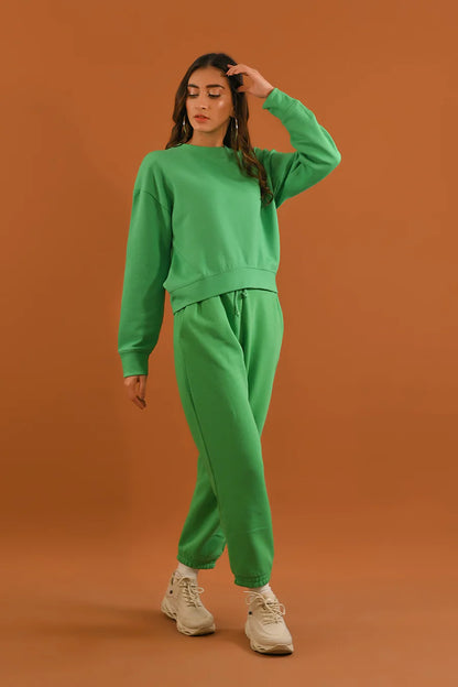 Green matching sweatshirt and jogger pants set, long sleeves and relaxed drawstring waist