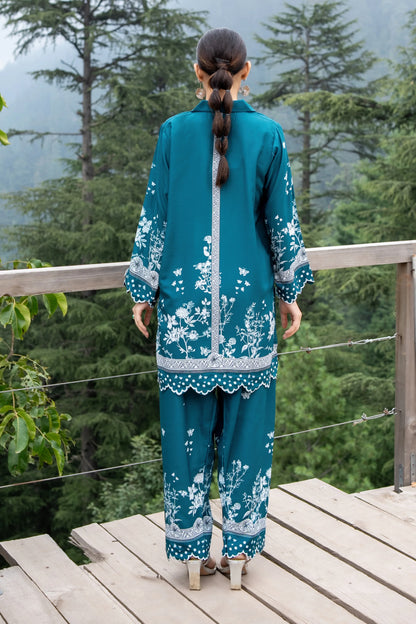 Thread kurta pajama set, teal back with vertical white print panel and lace-trim sleeves