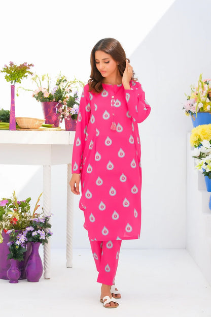 Women's pink printed kurta and pants set with long sleeves and round neckline