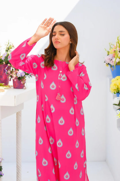 Women's pink printed kurta and pants set, long sleeves and round neckline