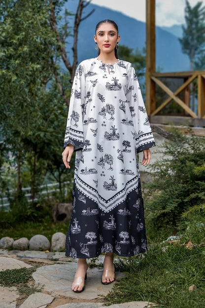 Thread print long dress, white with black animal motifs, 3/4 sleeves, round neck