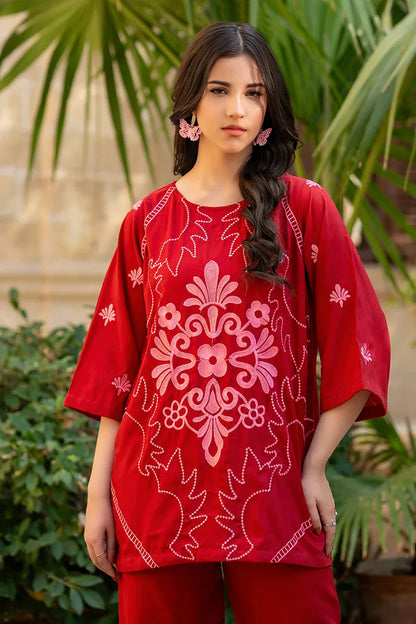 Dhaga red embroidered kurta close-up with crew neck and half sleeves