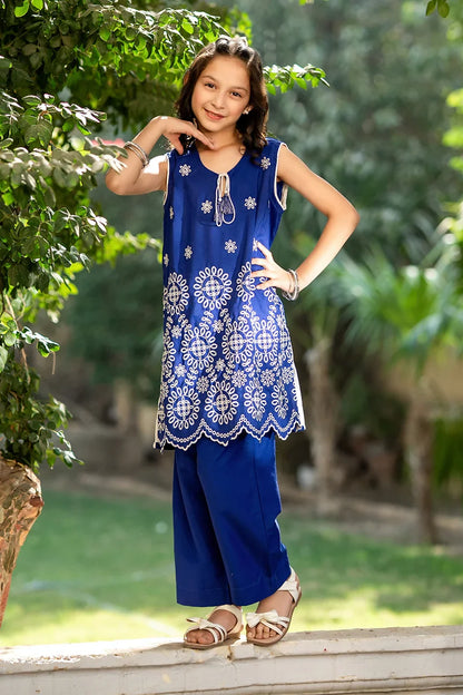 Girls blue sleeveless printed kurta with neck tie and matching pants, side view