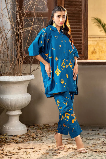 Women’s blue printed kurta and pants set with loose knee-length kurta