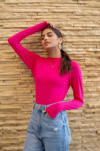 Fuchsia long-sleeve crew-neck top with smooth fabric and fitted sleeves