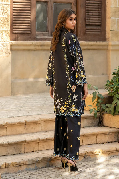 Dhaga black floral embroidered kurta with 3/4 sleeves and matching pants
