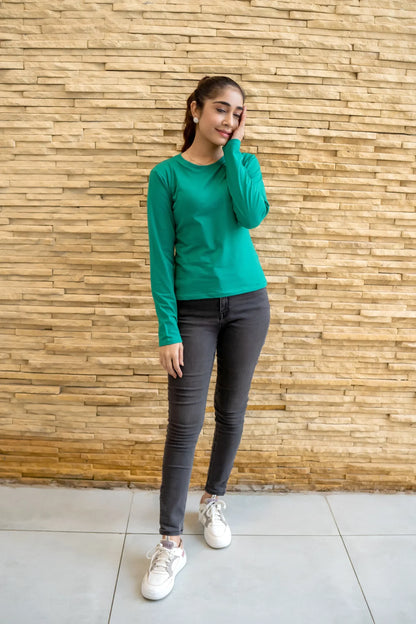 Dhaga women's green long-sleeve crewneck top, side view