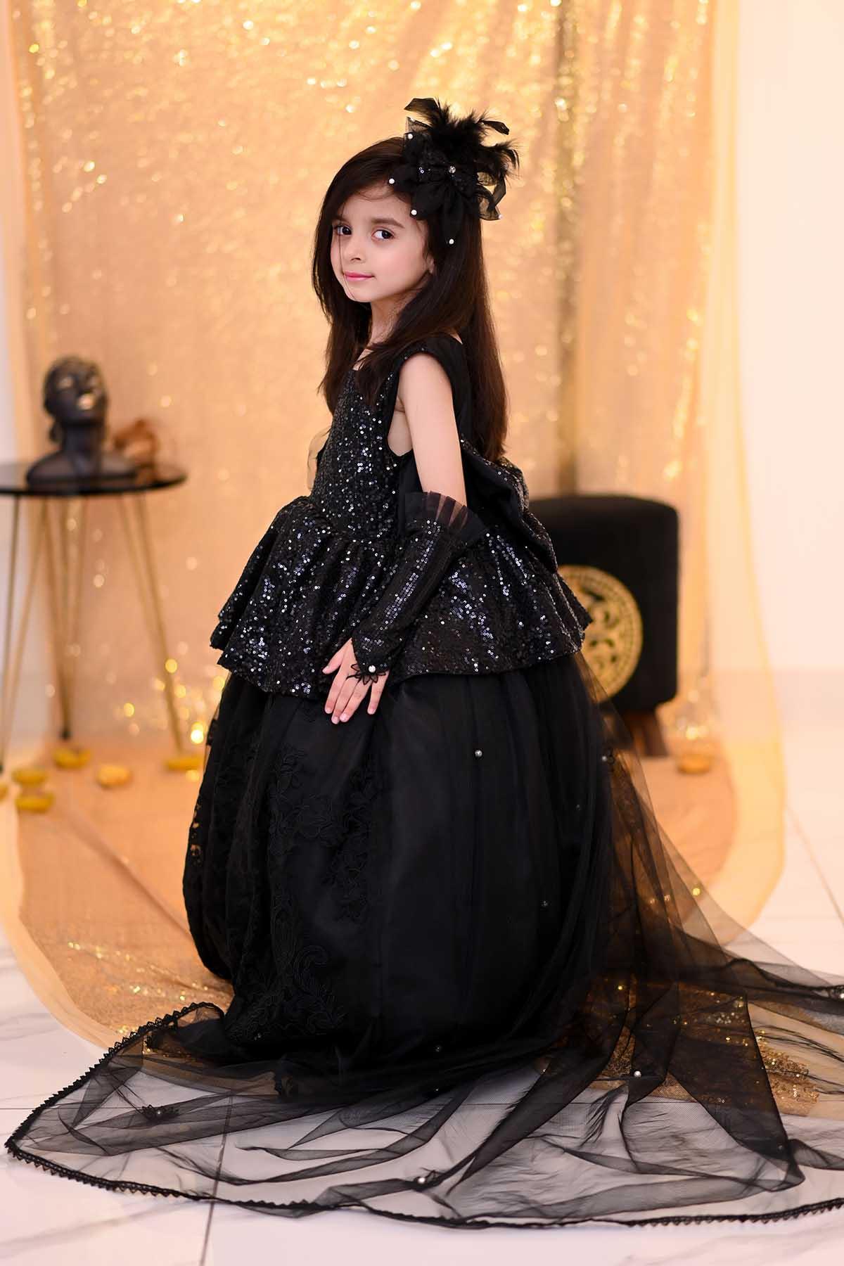 Qurratulain saqib - AK Galleria