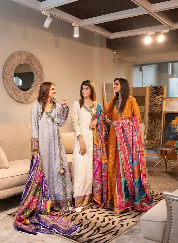 shop best pakistani suits for ladies in pakistan