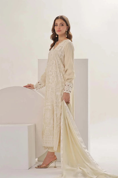 Nimra Kashif - AK Galleria