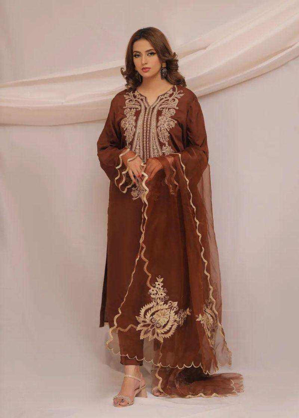 readymade suits for women online in pakistan