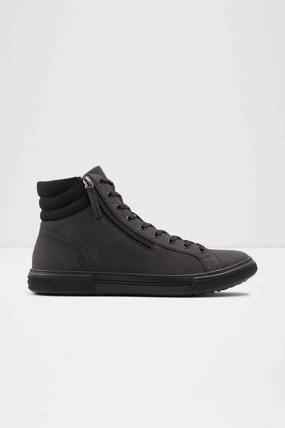 Black high-top sneaker, lace-up, textured upper, padded collar, rubber sole