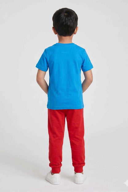 Kids blue T-shirt back view with red jogger pants set