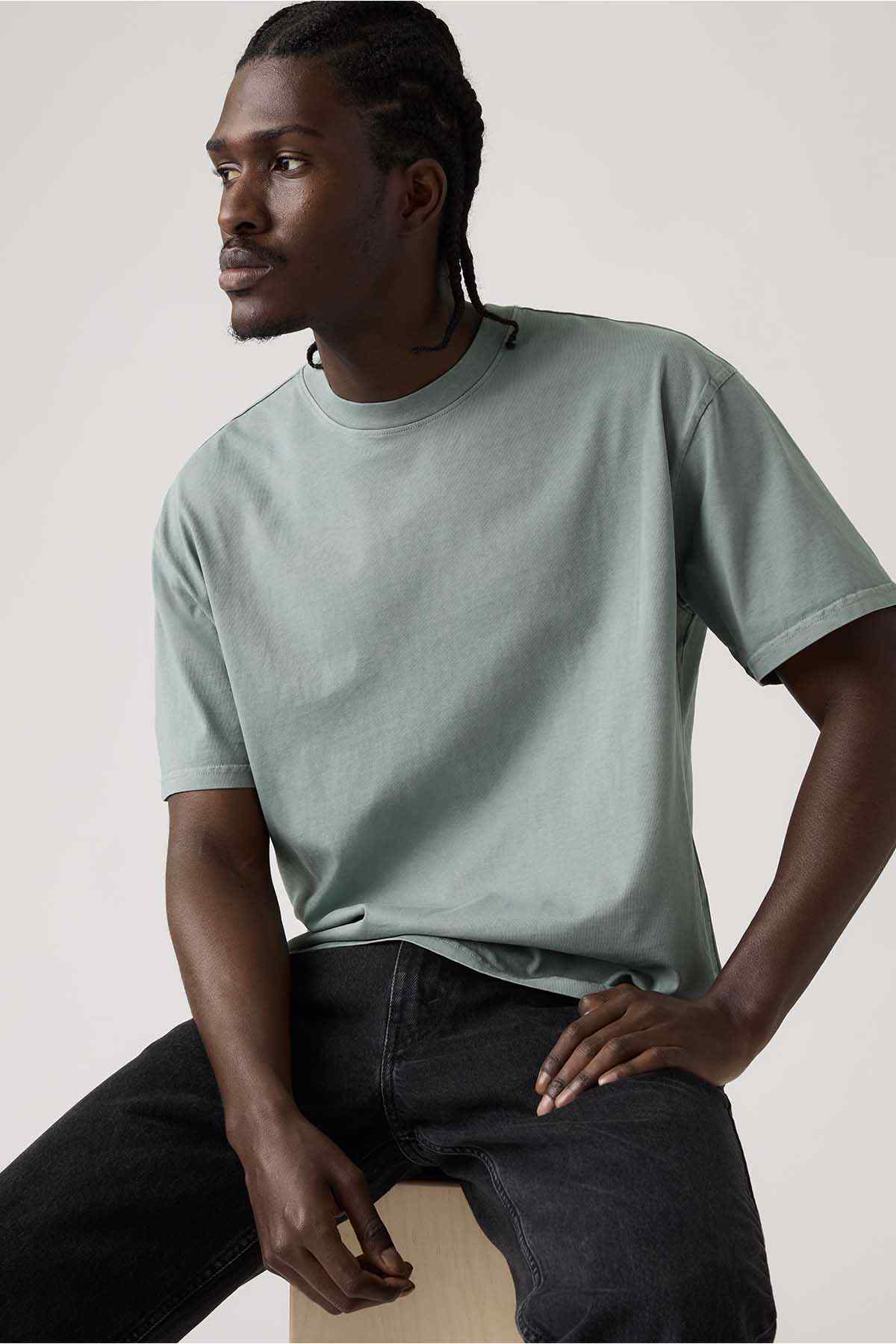 Light green crewneck T-shirt, short sleeves, side profile