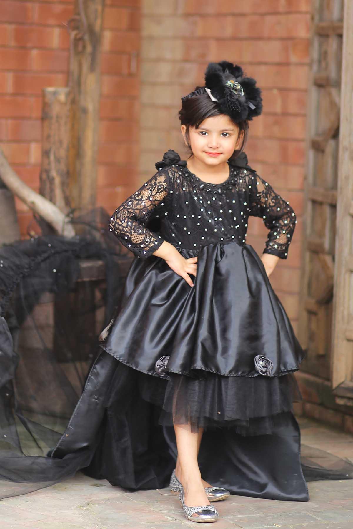 Qurratulain saqib - AK Galleria