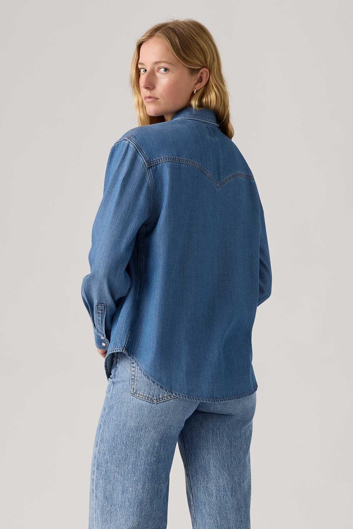 Levi's