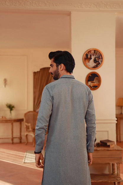 Men's blue-gray yarn-dyed kurta, back view with long sleeves