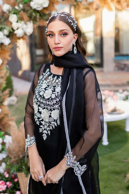 Nimra Kashif - AK Galleria