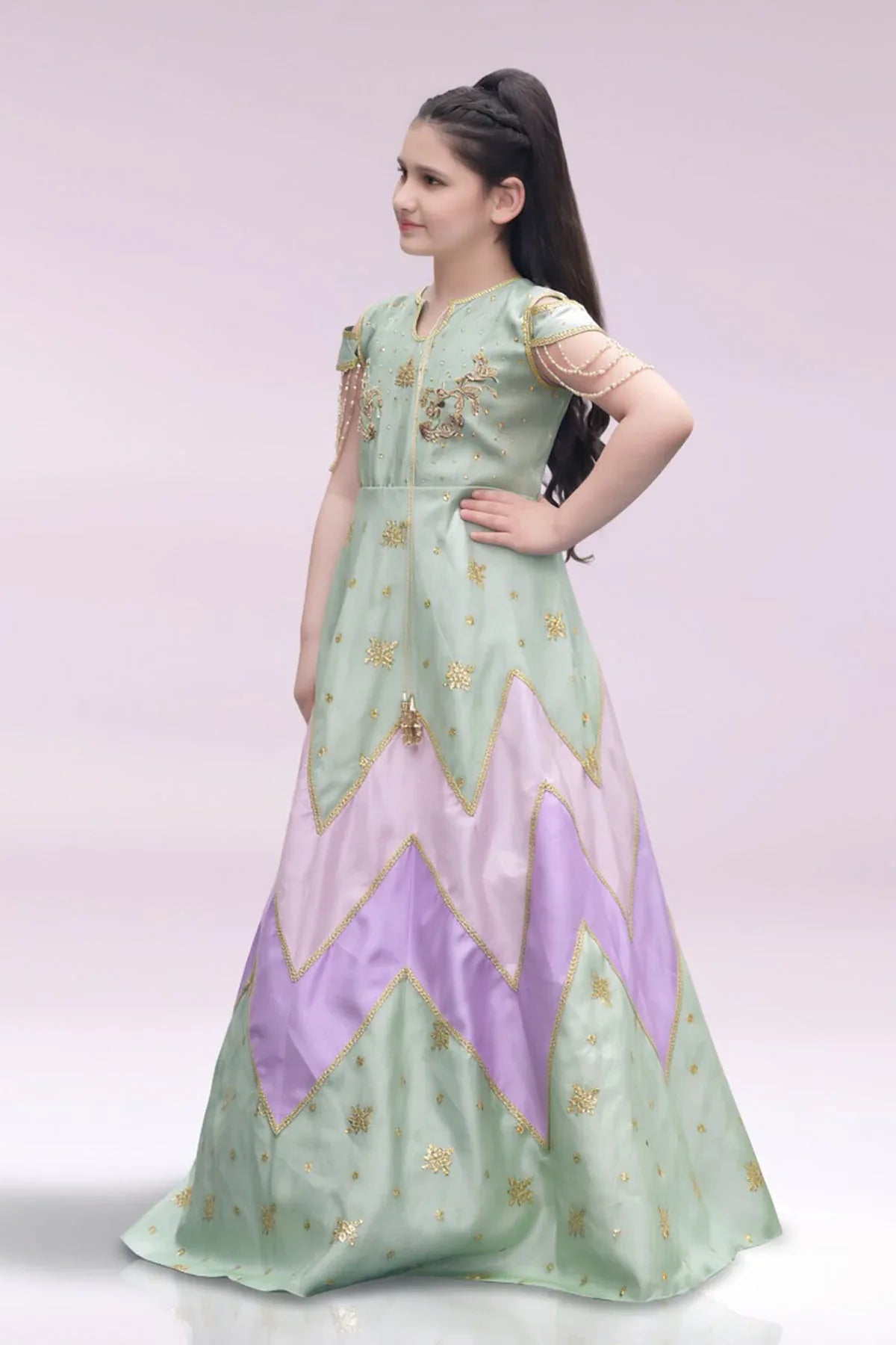 Qurratulain saqib - AK Galleria