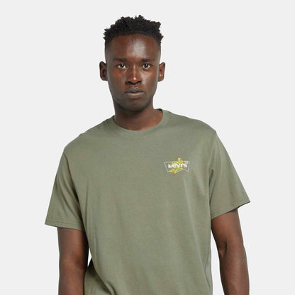 Green Levi's short-sleeve T-shirt with small chest logo