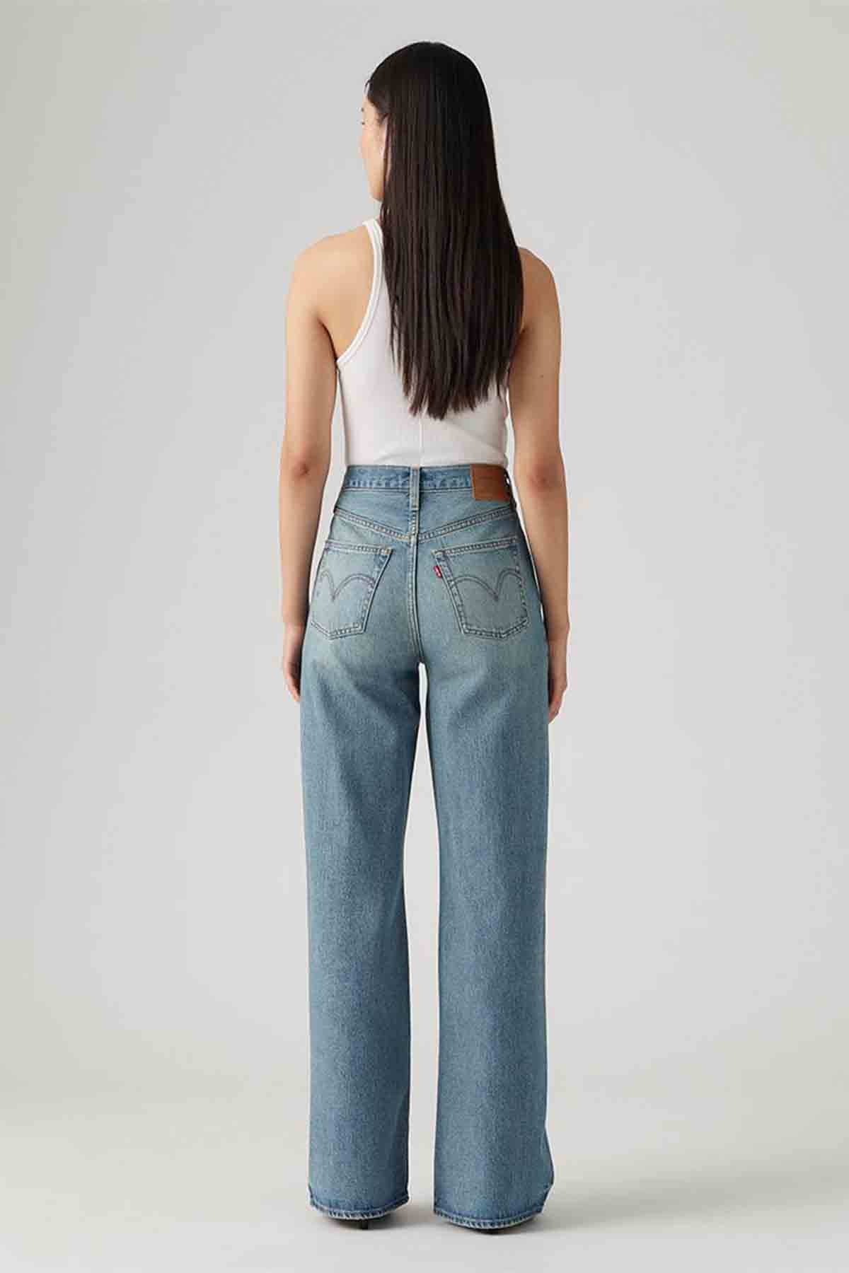 Levi's