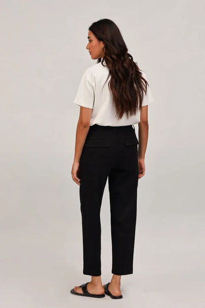 Black cropped trousers with straight leg and back pocket detail