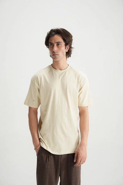 Beige crew-neck T-shirt, short sleeves, relaxed fit