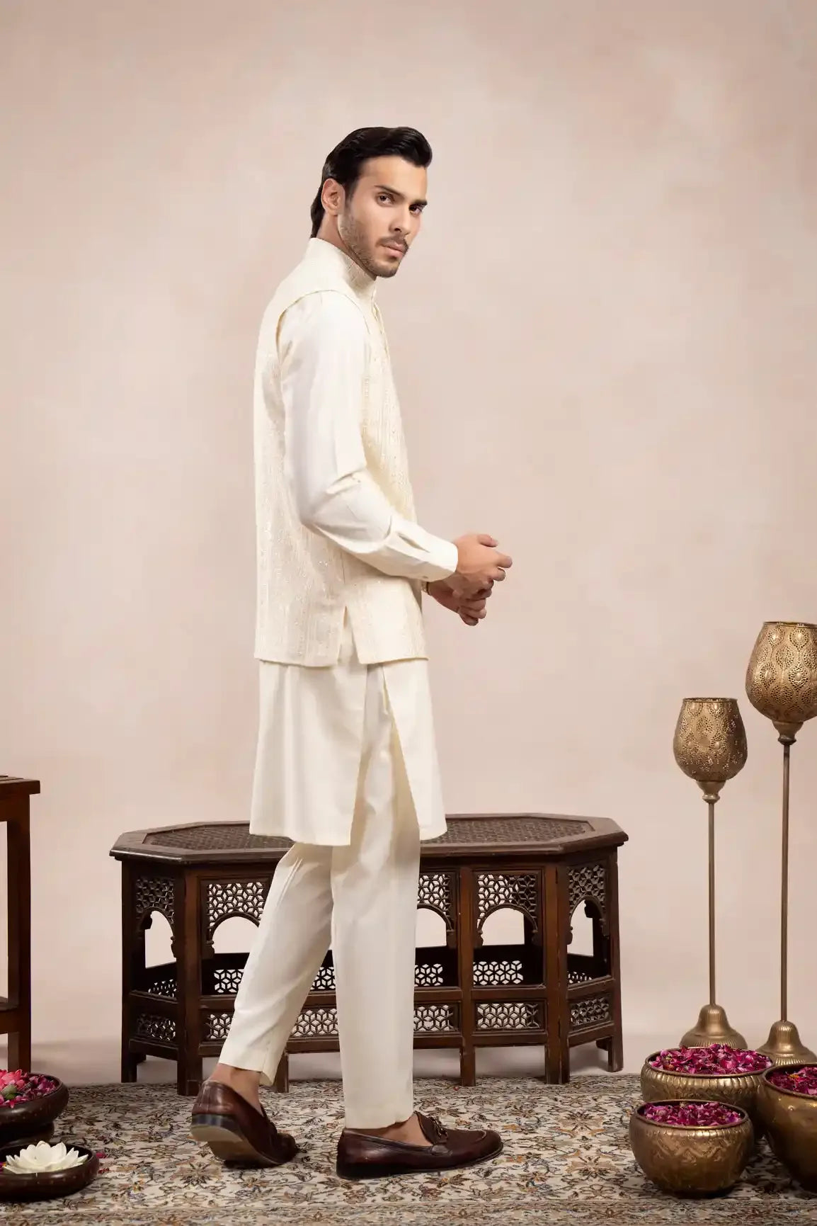 MURAQSH - AK Galleria