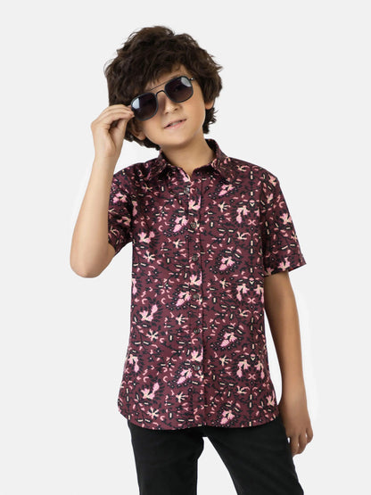 Boys short-sleeve button-up shirt in burgundy with pink abstract camo print
