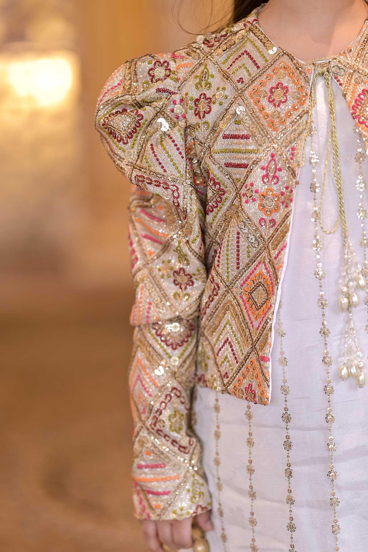 Qurratulain saqib - AK Galleria