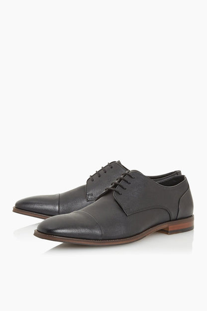 Black leather lace-up oxford shoes with plain toe and brown sole