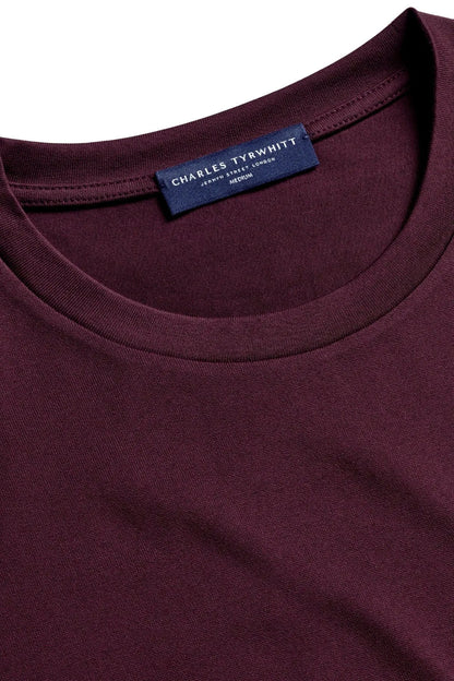 Burgundy crewneck T-shirt with inner neck label