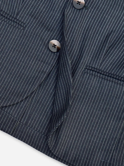 Brumano pinstripe blazer jacket close-up, lapel with dark buttons and flap pockets