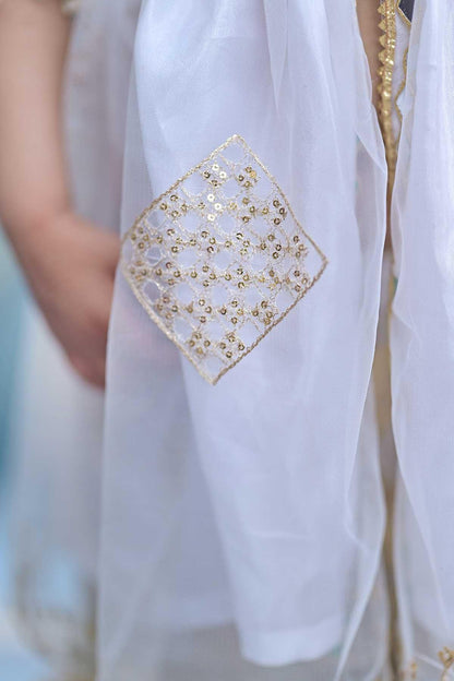 Qurratulain saqib - AK Galleria
