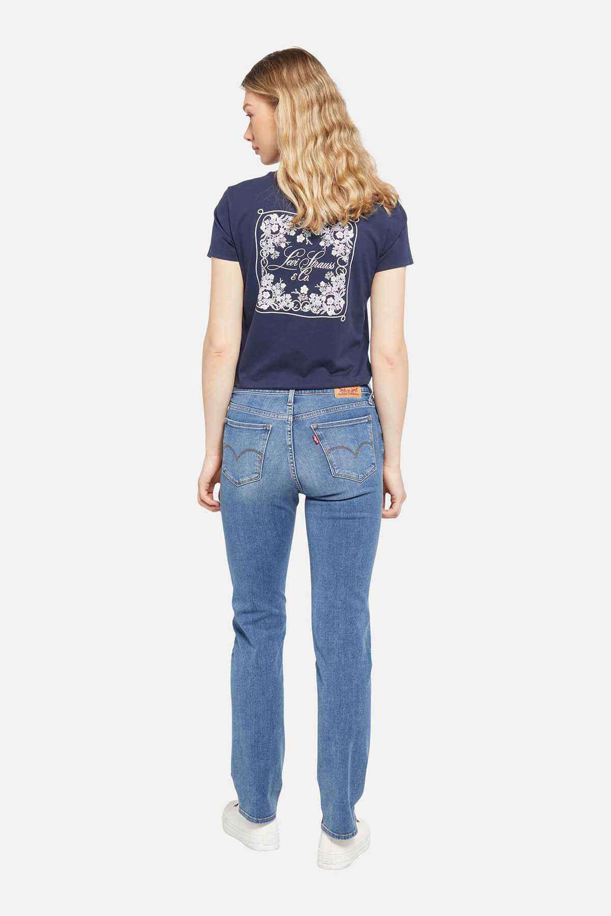 Navy graphic T-shirt with back print and light-blue denim jeans, slim fit