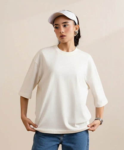 White fitted crewneck T-shirt with short sleeves