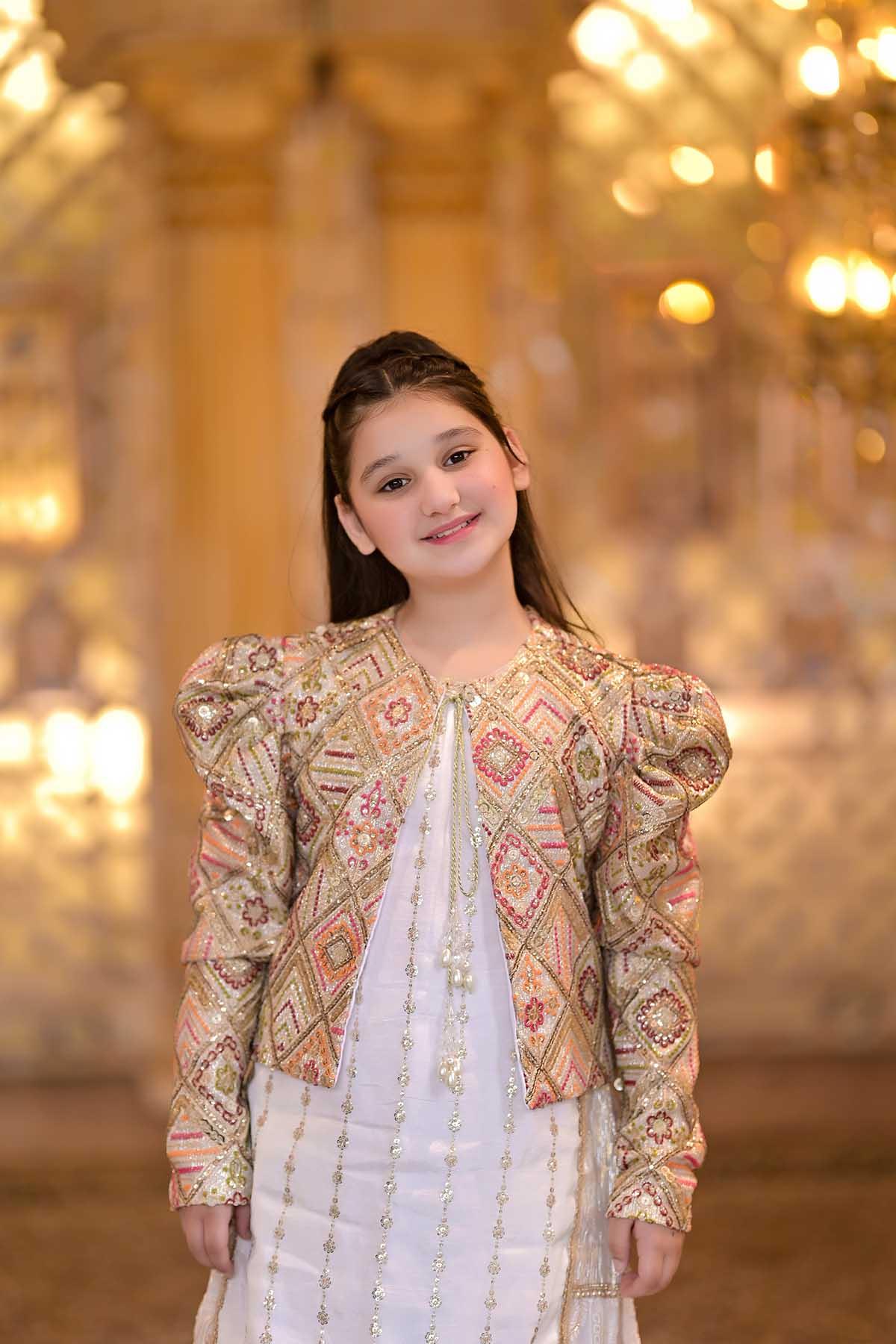 Qurratulain saqib - AK Galleria