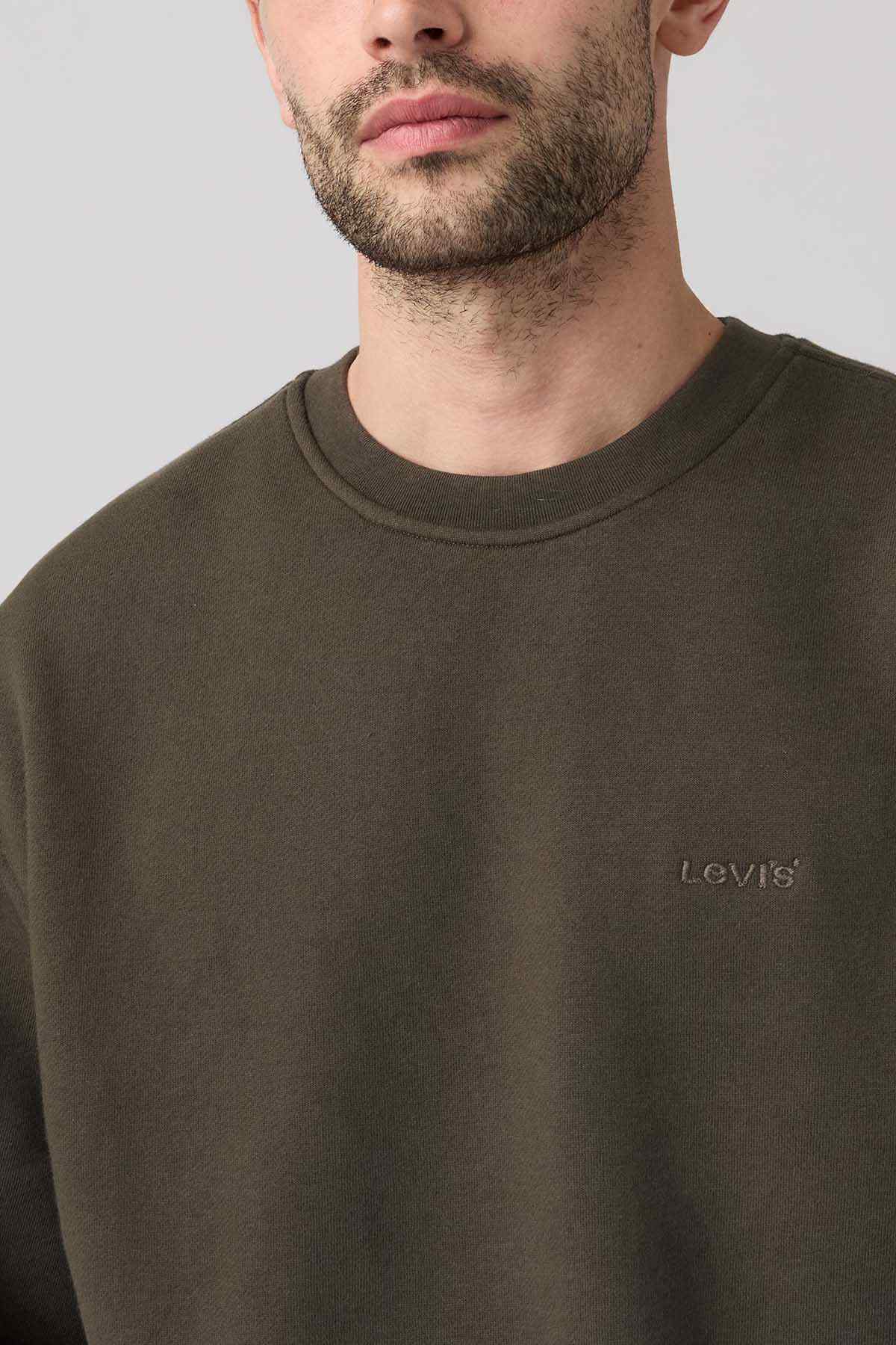 Levi's
