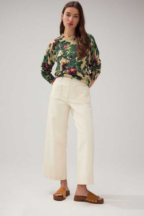 shop best sweatshirts outfits for women in Pakistan