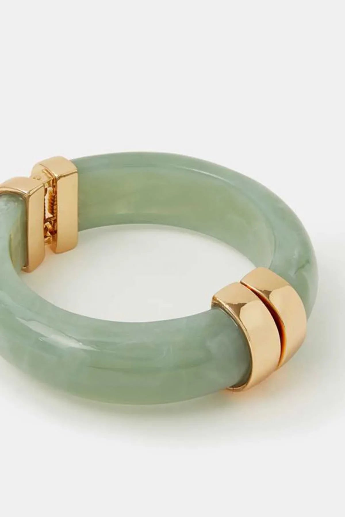 Accessorize - AK Galleria