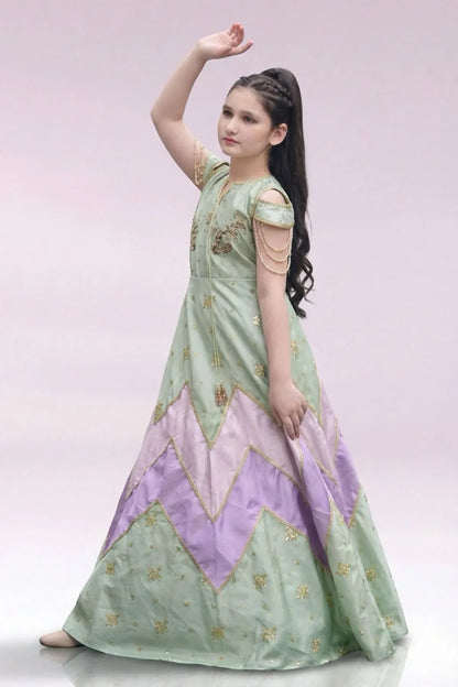 Qurratulain saqib - AK Galleria