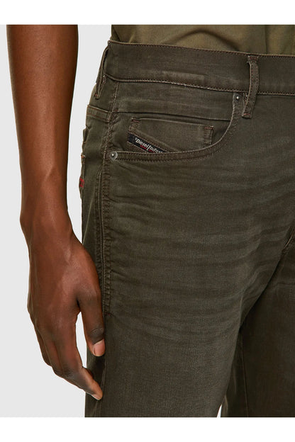 Diesel olive jeans close-up of front pocket and belt loops