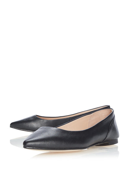 Black leather ballet flats, angled view, flat sole and rounded toe