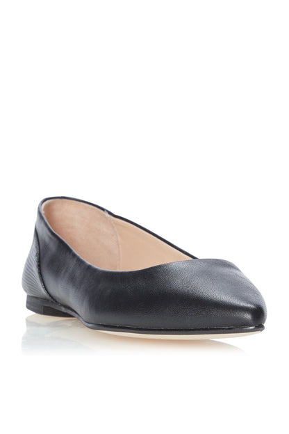 Black leather ballet flats, side view, smooth vamp with beige interior lining