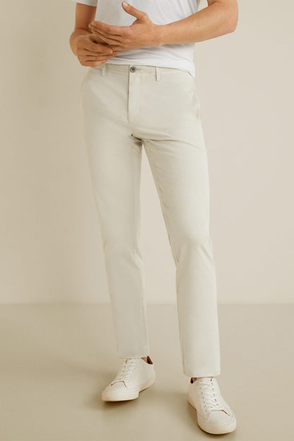 Light grey straight-leg jeans with button and zipper, 5-pocket design